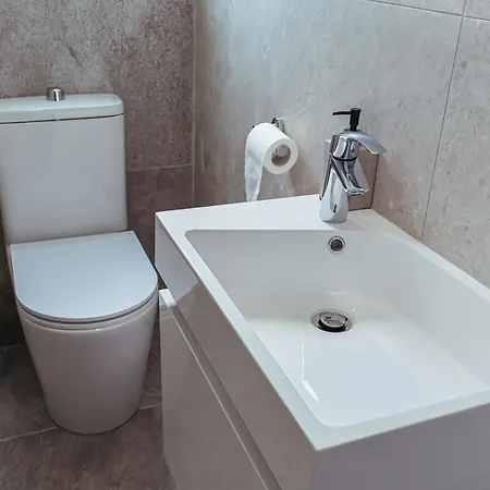 Chic 3 Bedroom Apt - Tourist Area Collection * Limassol