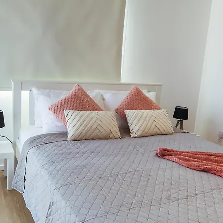 Chic 3 Bedroom Apt - Tourist Area Collection Limassol