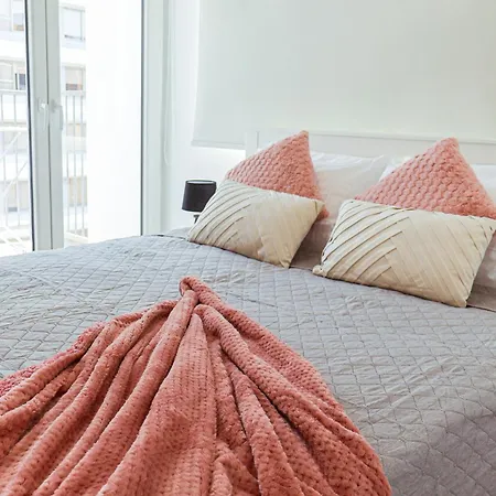 Chic 3 Bedroom Apt - Tourist Area Collection Apartment