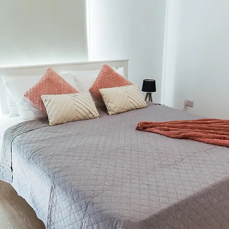 Apartment Chic 3 Bedroom Apt - Tourist Area Collection