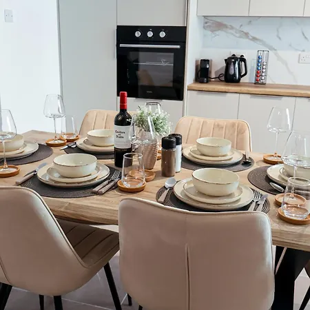 Chic 3 Bedroom Apt - Tourist Area Collection Limassol