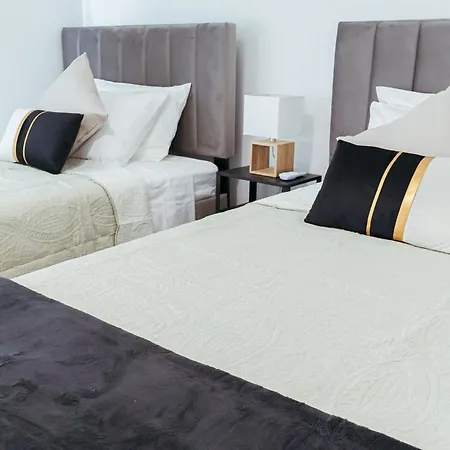 Chic 3 Bedroom Apt - Tourist Area Collection Apartment *